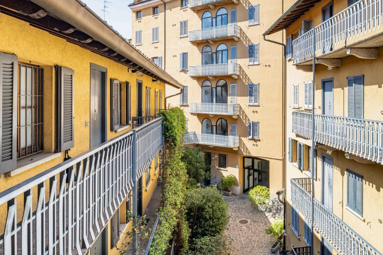 Easylife - Romantico Appartamento Sulla Darsena Милан Экстерьер фото